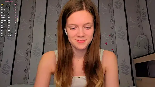 Snapshot of SueFerreyra chatting on 06.18.26 SueFerreyra online show from 06.18.26