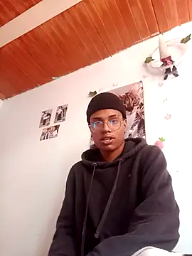 Snapshot of suckdream chatting on 03.08.26 suckdream online show from 03.08.26