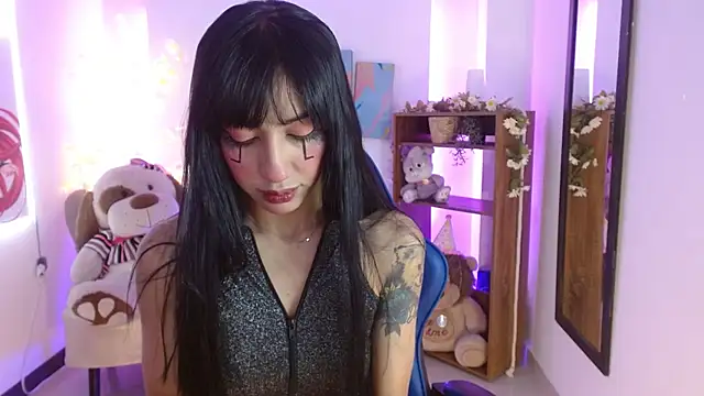 Snapshot of FIORELLA_L chatting on 06.04.26 FIORELLA L online show from 06.04.26