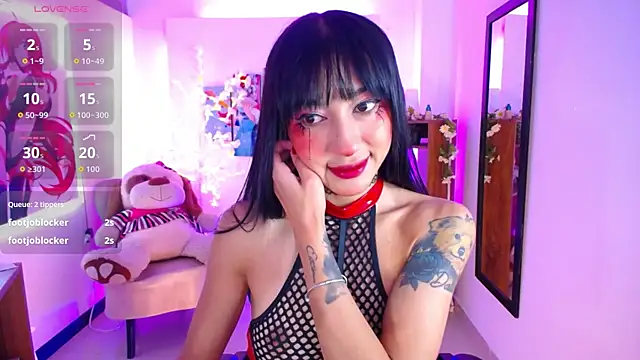 Snapshot of FIORELLA_L chatting on 06.19.26 FIORELLA L online show from 06.19.26