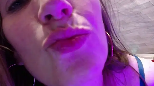 Snapshot of Roxxxanne069 chatting on 02.23.26 Roxxxanne069 online show from 02.23.26