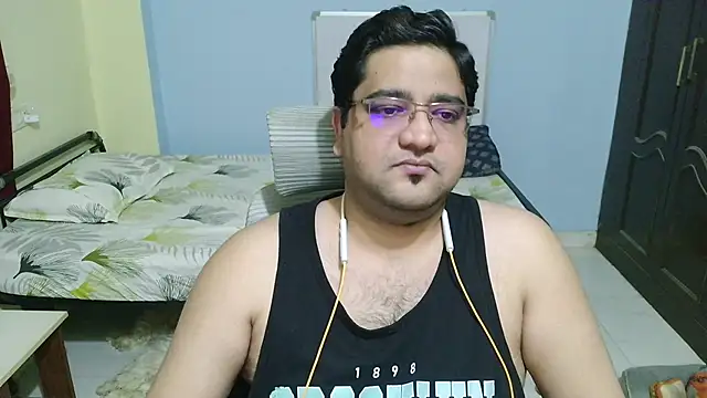 Snapshot of Charmer-Boy chatting on 02.02.26 Charmer-Boy online show from 02.02.26