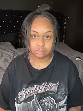 Snapshot of tipheragain chatting on 02.25.26 tipheragain online show from 02.25.26