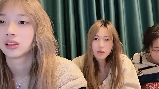 Snapshot of SM_0002 chatting on 02.01.26 SM 0002 online show from 02.01.26