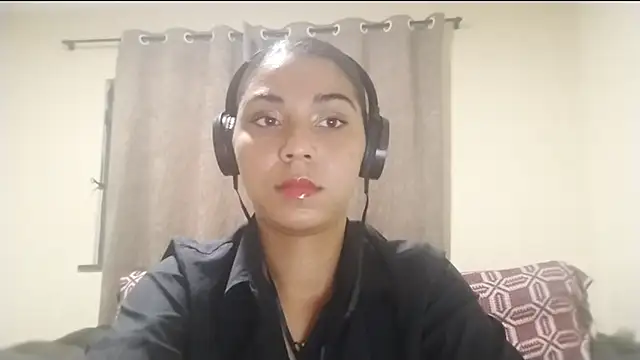 Snapshot of AlvinaPabey chatting on 02.11.26 AlvinaPabey online show from 02.11.26