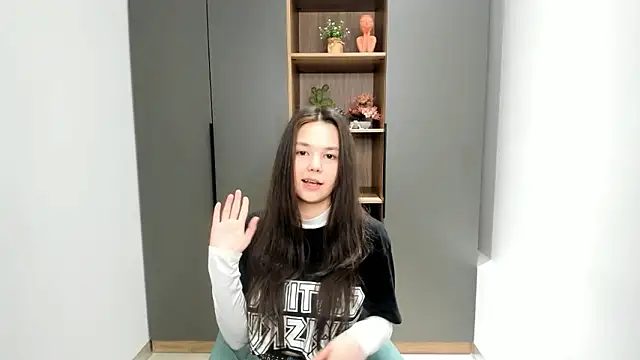 Snapshot of MindaGuyett chatting on 02.03.26 MindaGuyett online show from 02.03.26