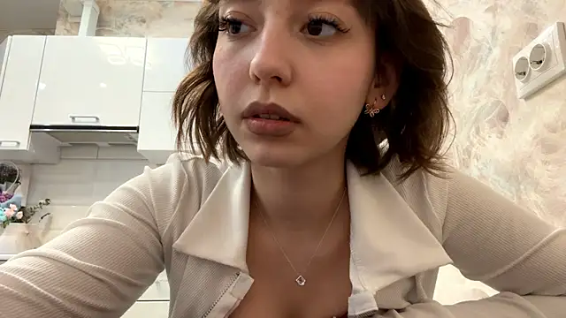 Eliza Perucves online show from 02.02.26