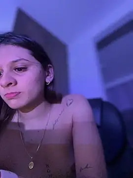 Snapshot of alison_parkerr26 chatting on 03.10.26 alison parkerr26 online show from 03.10.26