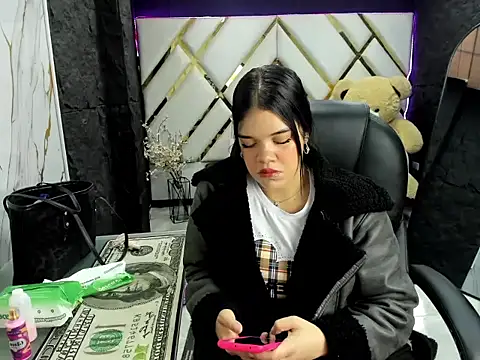  EmilySquirt online show from 03.04.26