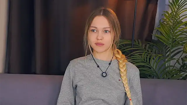 Snapshot of MitzieKeizer chatting on 02.03.26 MitzieKeizer online show from 02.03.26