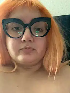 Snapshot of groovynights chatting on 01.02.25 groovynights online show from 01.02.25