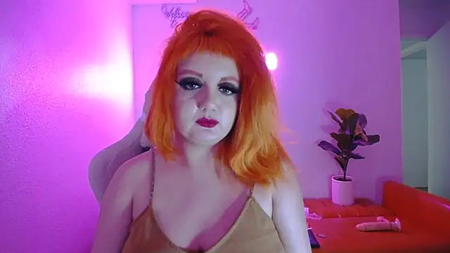 Snapshot of groovynights chatting on 02.09.25 groovynights online show from 02.09.25