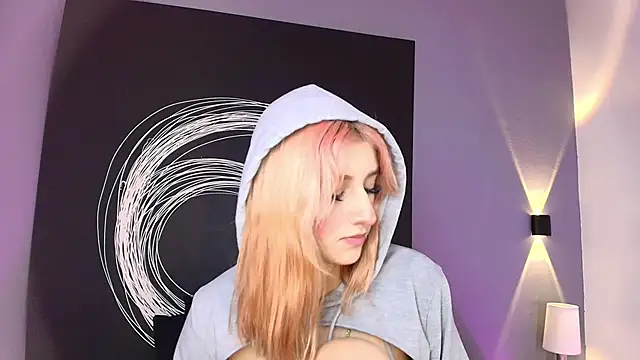 AlannaViera online show from 05.11.26