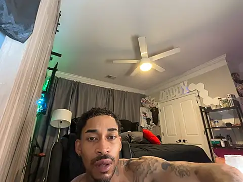 Snapshot of StillArQuez chatting on 07.22.26 StillArQuez online show from 07.22.26