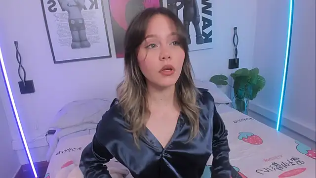 Snapshot of Hey_lucy__ chatting on 02.08.26 Hey lucy online show from 02.08.26