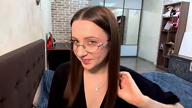 LioraVanta online show from 02.01.26