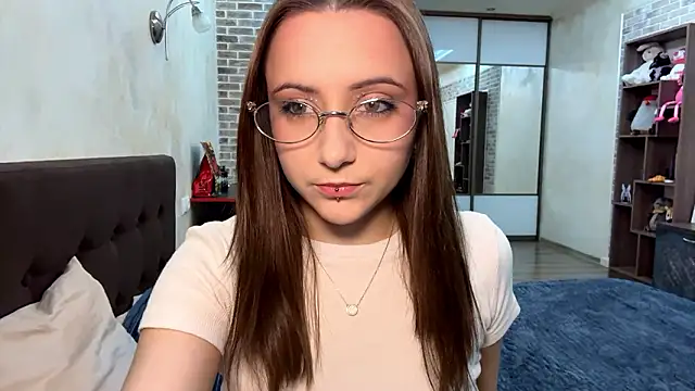 LioraVanta online show from 02.03.26