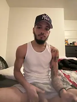 Snapshot of EnanoVerga chatting on 02.25.26 EnanoVerga online show from 02.25.26