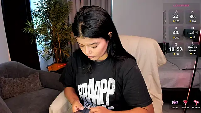 moonhelen online show from 06.10.26