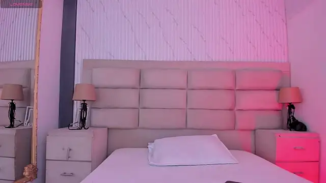 CarolineFyre online show from 04.20.26