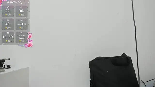 Snapshot of CarolineFyre chatting on 06.10.26 CarolineFyre online show from 06.10.26