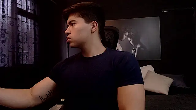 Snapshot of hat_guy01 chatting on 02.02.26 hat guy01 online show from 02.02.26