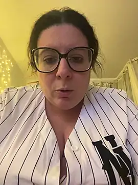 Snapshot of JasmineGlow7 chatting on 03.29.26 JasmineGlow7 online show from 03.29.26