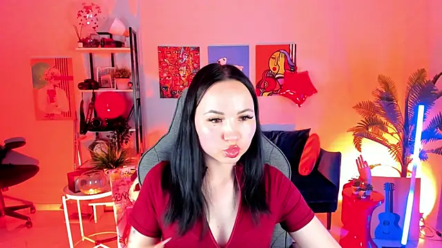 Snapshot of SophiaTurner chatting on 02.16.26 SophiaTurner online show from 02.16.26