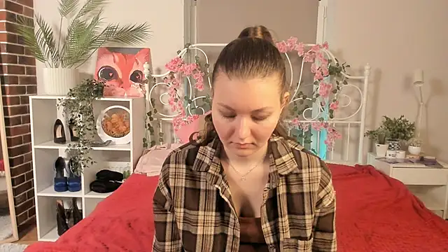 Snapshot of TobiMillinor chatting on 02.22.26 TobiMillinor online show from 02.22.26