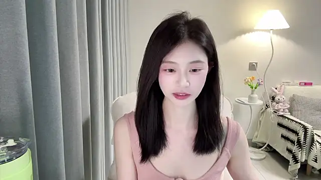Snapshot of DYyyyyy-- chatting on 04.14.26 DYyyyyy-- online show from 04.14.26