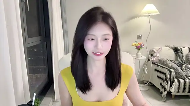 Snapshot of DYyyyyy-- chatting on 04.25.26 DYyyyyy-- online show from 04.25.26