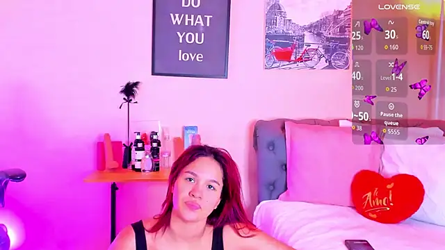 Snapshot of victoriazans chatting on 03.12.26 victoriazans online show from 03.12.26