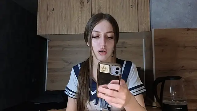 CutieWorm online show from 03.21.26