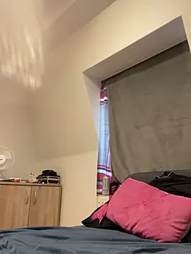 Snapshot of LeonieClaire chatting on 03.05.26 LeonieClaire online show from 03.05.26