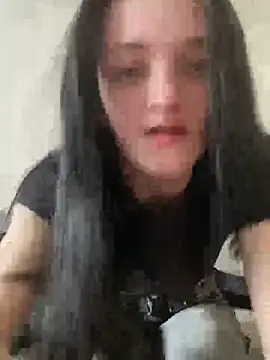 Snapshot of LeonieClaire chatting on 03.09.26 LeonieClaire online show from 03.09.26