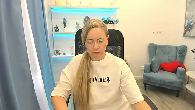 CharlotteKerti online show from 06.17.26