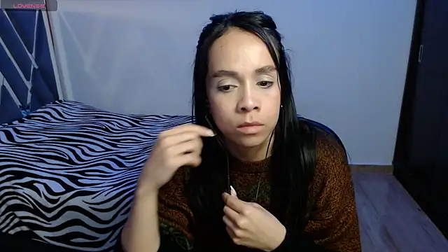Snapshot of paula_lopez__ chatting on 06.18.26 paula lopez online show from 06.18.26