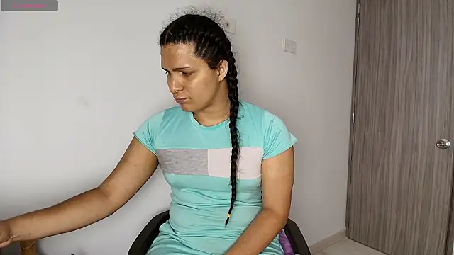 Snapshot of alys_love chatting on 03.12.26 alys love online show from 03.12.26