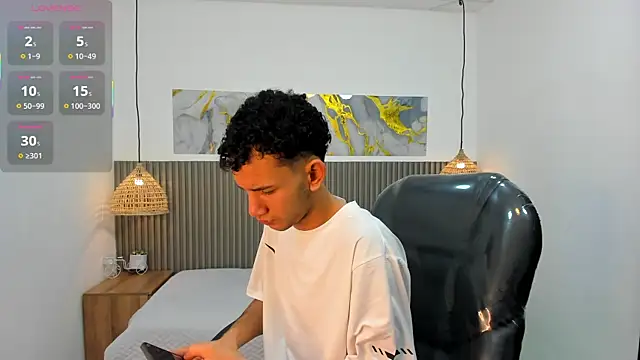 Snapshot of JDWhite18 chatting on 06.12.26 JDWhite18 online show from 06.12.26