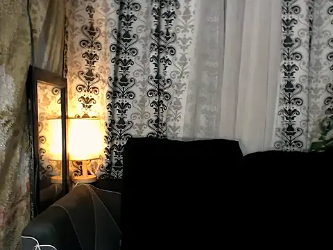 Snapshot of Queen-barbie chatting on 07.15.26 Queen-barbie online show from 07.15.26