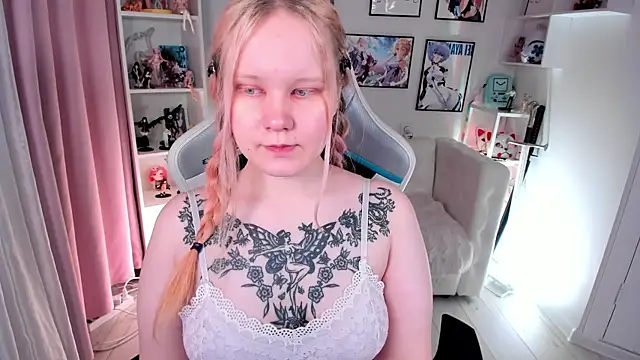 AnnieVibe online show from 04.22.26