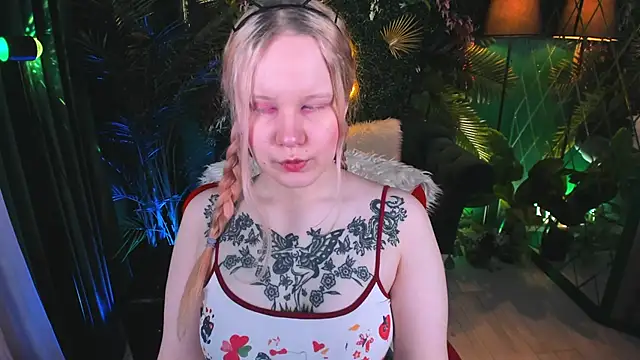AnnieVibe online show from 04.28.26