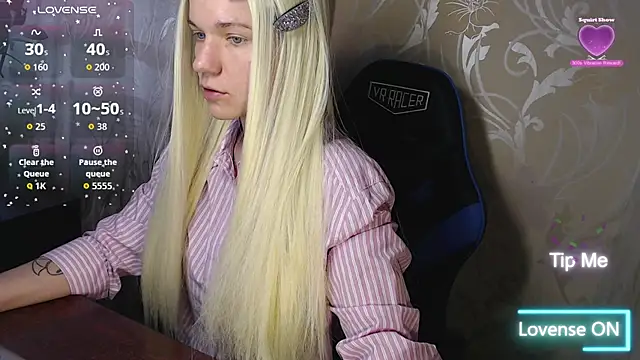 Snapshot of Shiny_Victoria chatting on 03.06.26 Shiny Victoria online show from 03.06.26