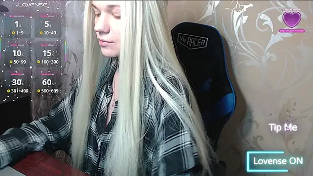 Snapshot of Shiny_Victoria chatting on 03.07.26 Shiny Victoria online show from 03.07.26