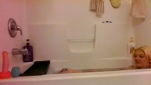 CrystalMaria8 online show from 02.25.26