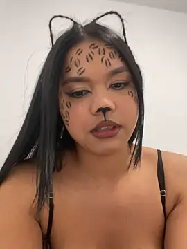 Snapshot of Miaspark25 chatting on 02.16.26 Miaspark25 online show from 02.16.26