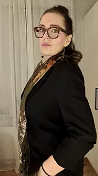 Snapshot of Bella_Velour chatting on 02.17.26 Bella Velour online show from 02.17.26