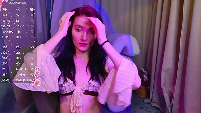 NicoleLuxe online show from 05.08.26