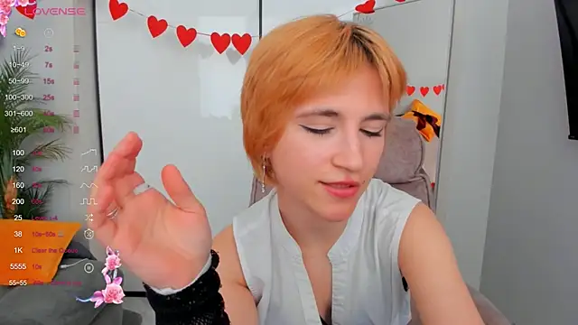 AutumnWhisper online show from 04.12.26