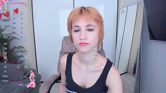 AutumnWhisper online show from 04.17.26